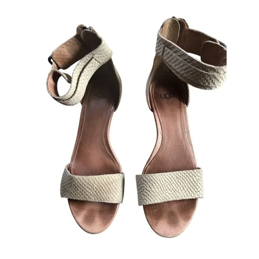 Ugg Char Mar Pearl suede tan Ankle wedge tan sandal size 7.5